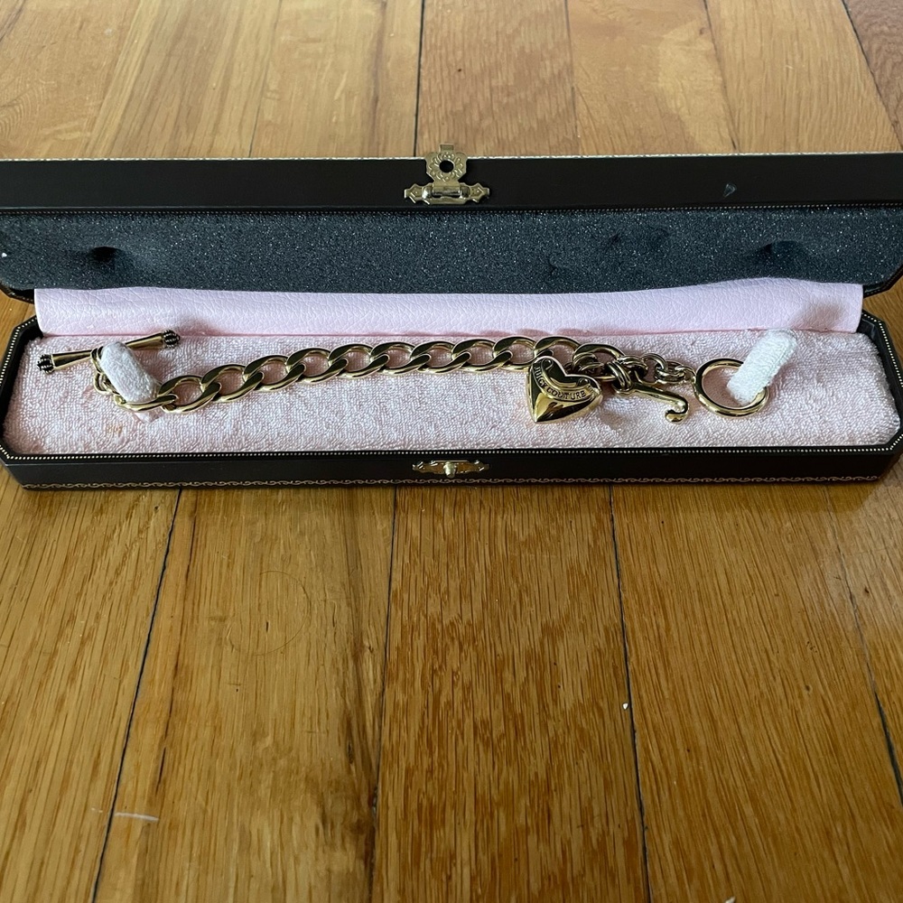 Juicy Couture Link Gold Heart Bracelet